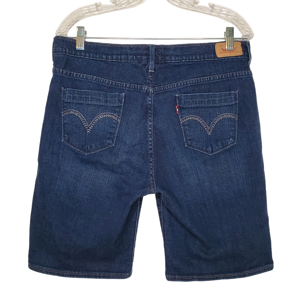 Levi’s Women's Bermuda Denim Jean Shorts Medium Blue Wash Size 12